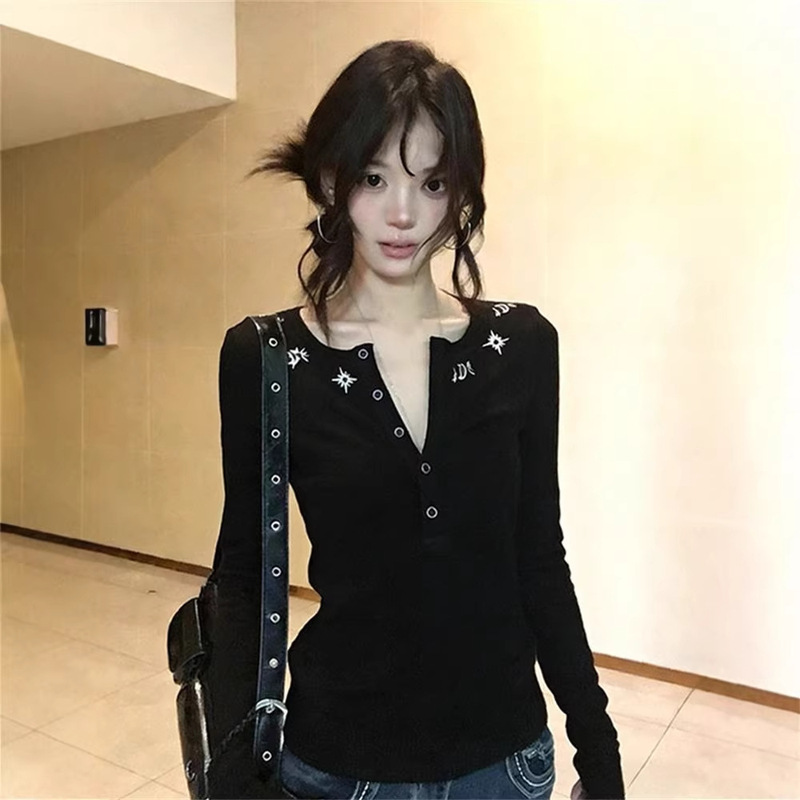 American Retro Style Henley Collar Long-Sleeve T-Shirt for Women, Spring and Autumn 2026 New Slim-Fit Trendy Base Layer Top