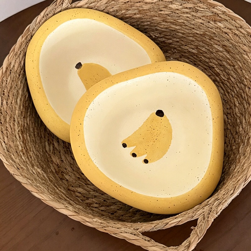 Ins-Style Underglaze Banana Ceramic Bowl for Home Use, High Aesthetic Fruit Salad Bowl, Personal Use, Beautiful Dessert Bowl