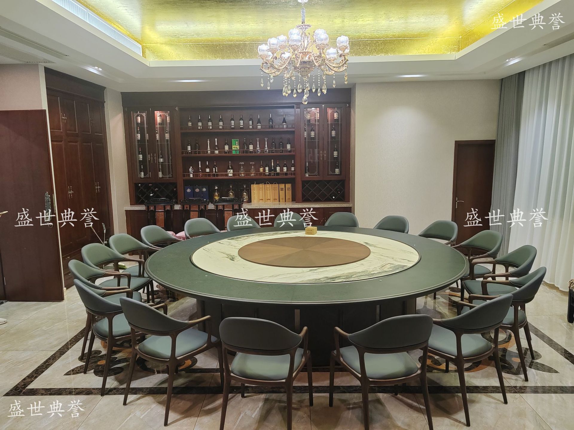 Taizhou hotel and catering furniture manufacturer direct sales: New electric dining tables for seafood restaurants, high-end solid wood round tables for clubs pic 13
