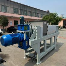 螺旋压榨脱水机餐厨垃圾破碎挤压果蔬菜叶脱水减量设备干湿分离