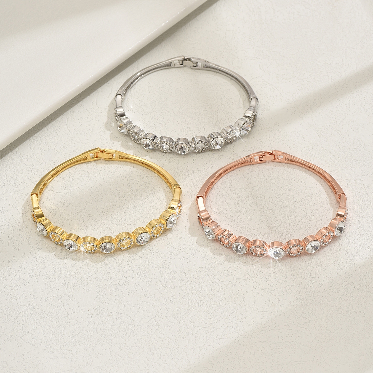 Brazalete retro de oro rosa in diamantes brazalete de geometría de moda coreana alta sensación de lujo ligero joyas al por mayor image 4