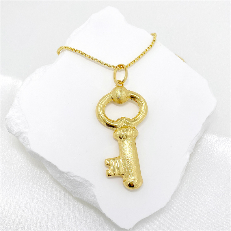 Copper Chain Material Wholesale Jewelry Retro Exaggerated Key Copper Plating Key Pendant Necklace