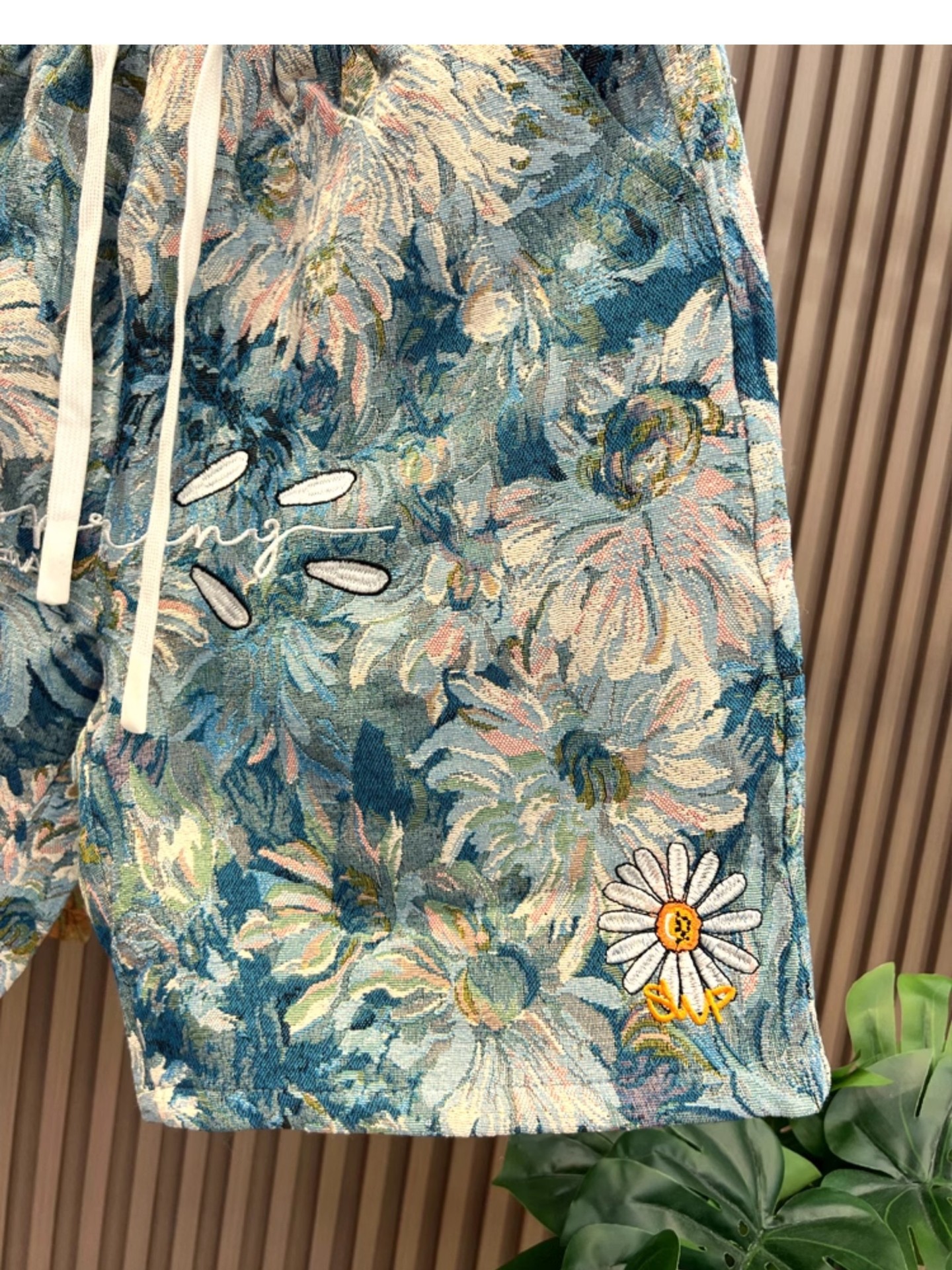 Retro Floral Print Shorts For Men Women, Loose Fit 5-Inch Casual Beach Shorts With All-Over Vintage Pattern, Lightweight Summer Streetwear_viptrois.com