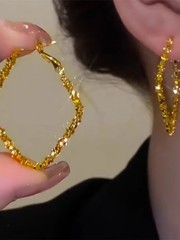 日韓のファッションの高級感のイヤリングの女性の小さい大衆の金色のinsのひし形の大きい輪のピアスの女性の銀の高級な耳輪