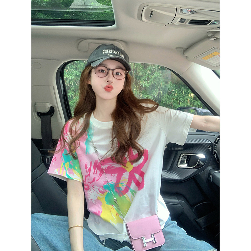 Tweed Style Short-Sleeved T-Shirt for Women 2024 New Summer Gradient Graffiti Flowers Age-Reducing American Design Right Shoulder Trend