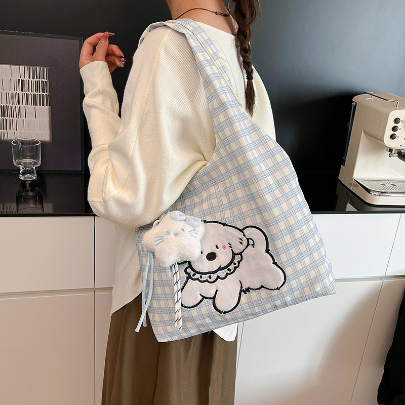Universal cartoon one-shoulder bag to go out
