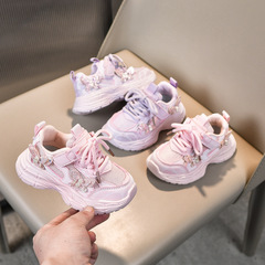 1-5歳の赤ちゃんの運動靴の女の子の靴のネットの通気性2025春秋の新型の柔らかい底の女の子のランニング靴