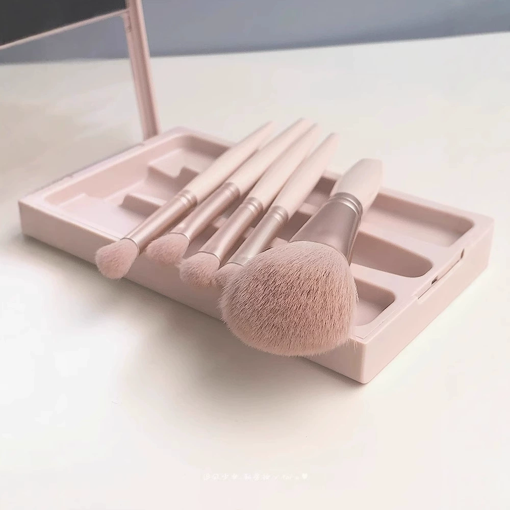 Cheng Shi'an рекомендует полный набор кистей для макияжа