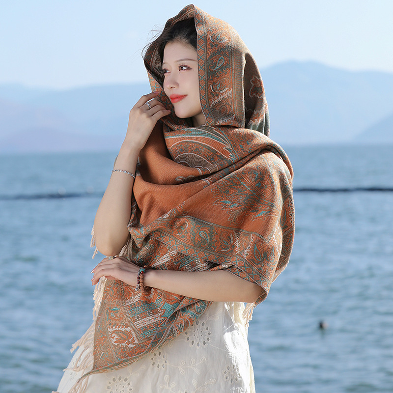 青海チベット雲南麗江観光写真は女性の秋冬の長い民族風のマフラーのエアコンのマントを厚くします。|undefined
