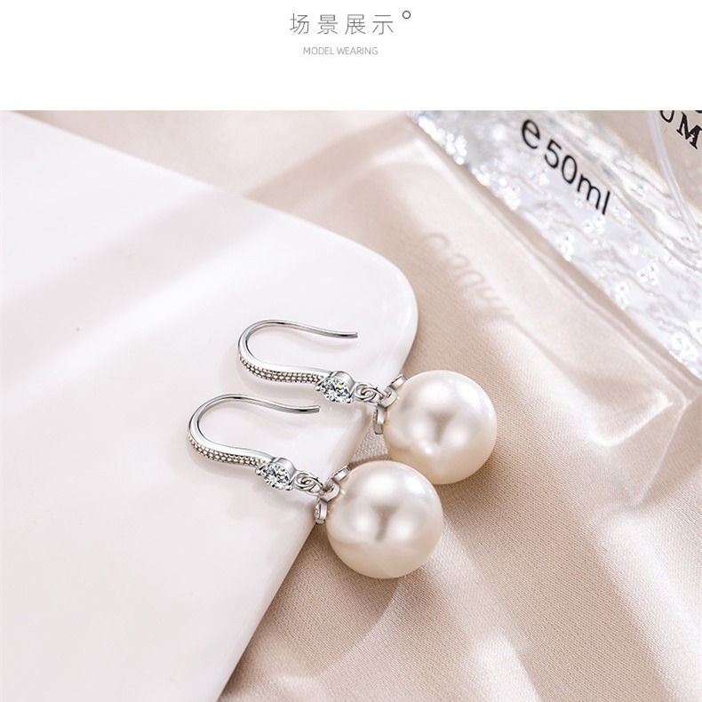 Long retro earrings from pearl