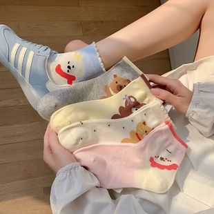 Spring and summer new all-in-one boneless cute cartoon hug bear five women's socks wholesale combed cotton short tube socks