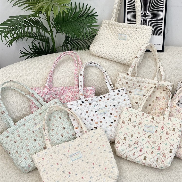 510102 Cartoon Printed Quilted Quilted Bag Single Shoulder Cotton Bag Women's Horizontal Large Capacity Satchel Canvas Bag 510102 Cartoon Printed Quilted Quilted Bag Single Shoulder Cotton Bag Women's Horizontal Large Capacity Satchel Canvas Bag