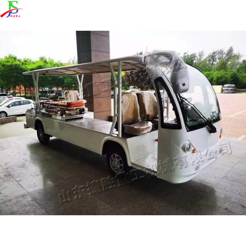 Vehículo turístico eléctrico de patrulla en el campus Estación de transporte de personas en el aeropuerto Cuatro ruedas