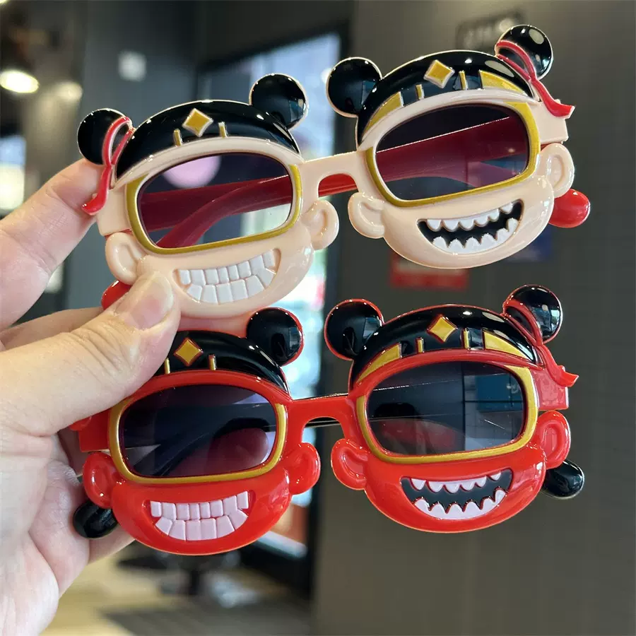 儿童眼镜哪吒男童墨镜时尚女孩太阳镜炫酷走秀春游魔神跨境个性爆