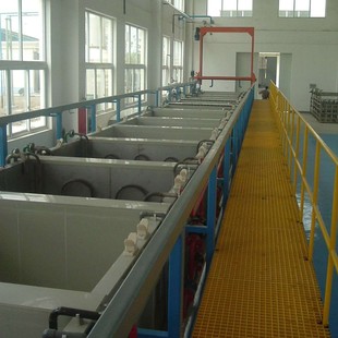 Production of automatic supporting facilities for the pretreatment system of burr hardware rust removal before spraying