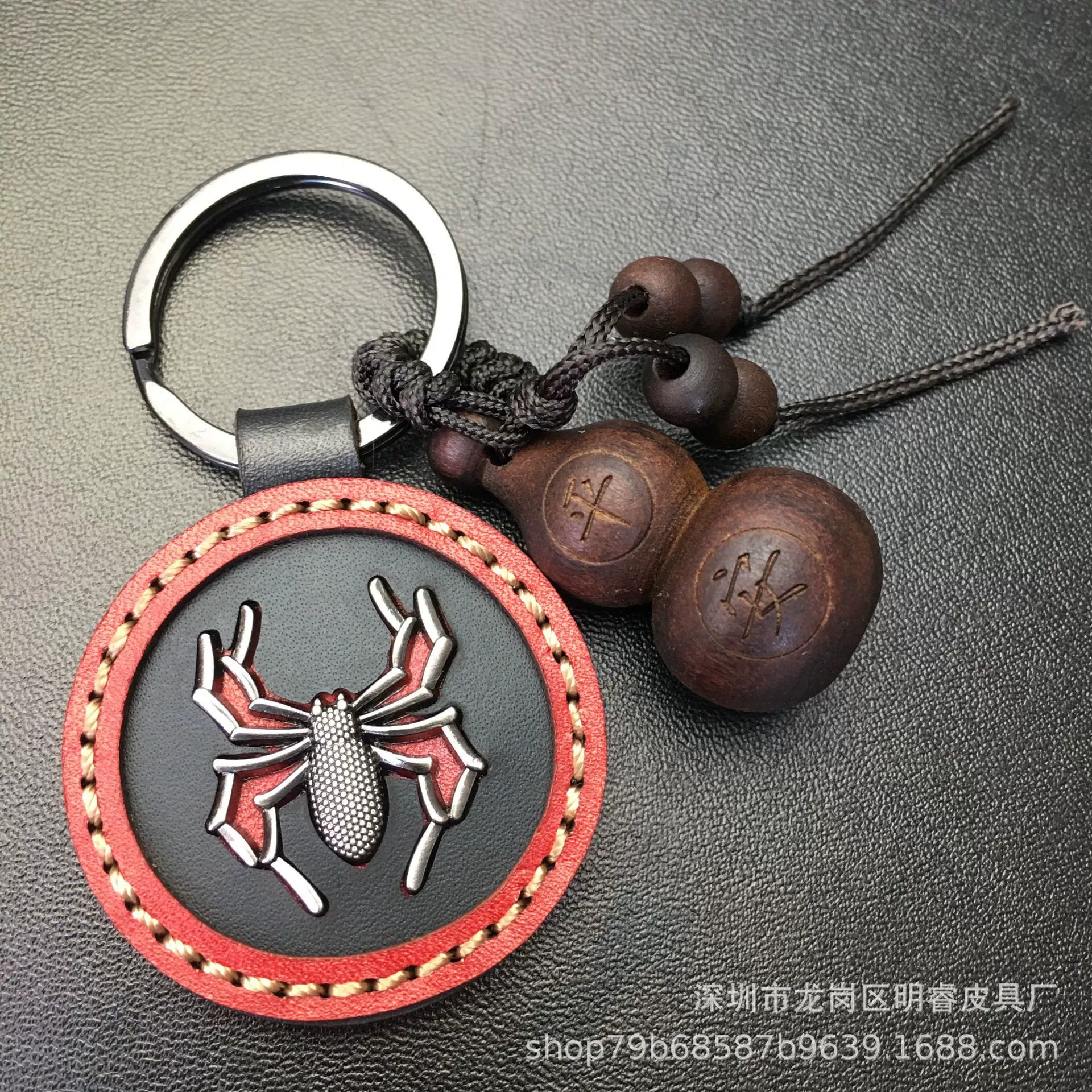 Автомобильный брелок-подвеска, креативная ручная работа, высококачественная пряжка для ключей из натуральной кожи, подарок, персонализированный кулон-паук