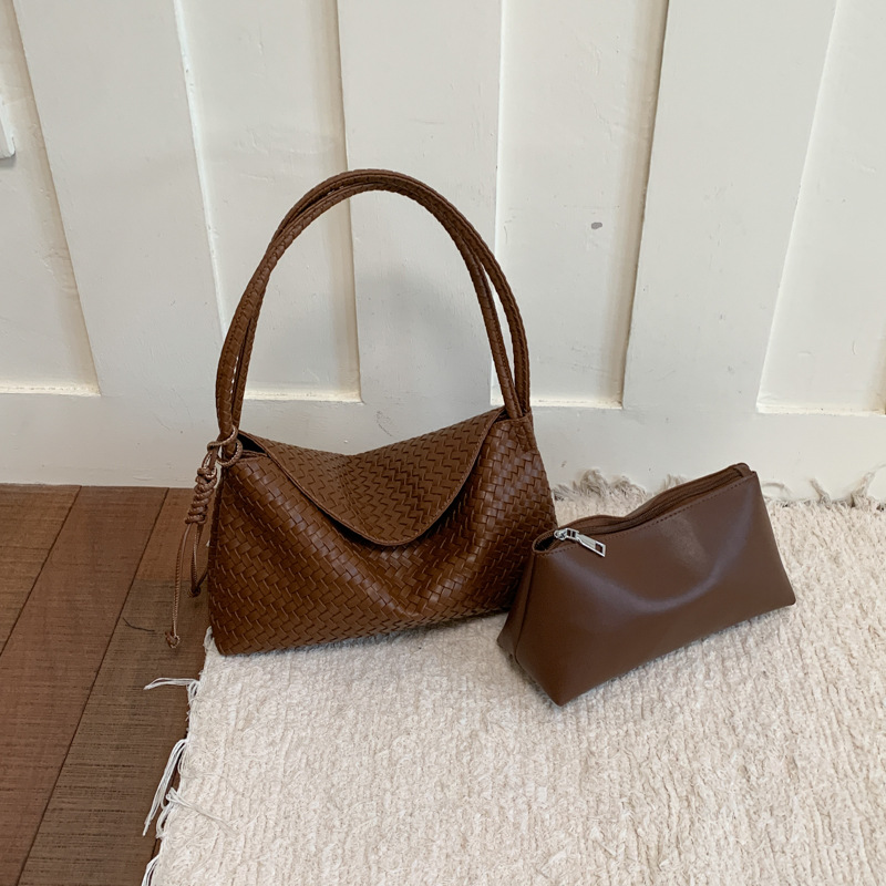 Retro-Handtasche für Mutter und Tochter, modische Achseltasche 2026, vielseitige, gewebte Tasche mit großem Fassungsvermögen_voghion.com