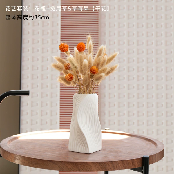 White twist [height 16.3cm] + rabbit tail and strawberry fruit (dried flower set)