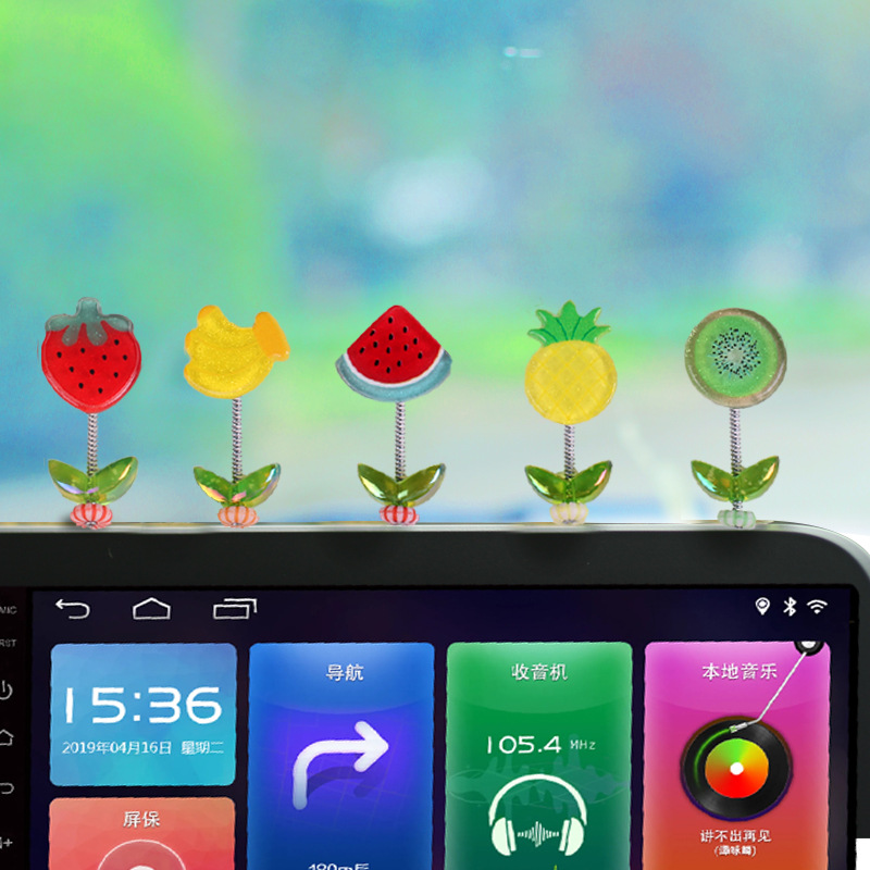 Adornos creativos para automóviles, resorte de la cabeza del automóvil, lindo mobiliario de frutas oscilantes, descompresión, accesorios para automóviles, celebridades de Internet de escritorio