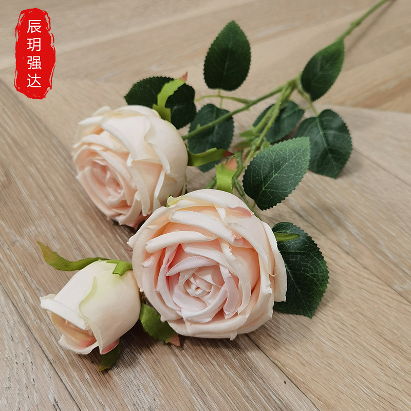 Three-headed royal rose wedding decoration simulation rose wedding hotel scene arrangement home decoration table flowers 3