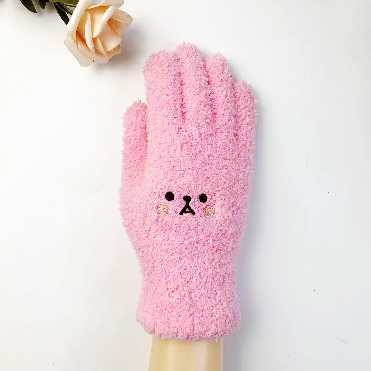 FUENTE fábrica al por mayor oso bordado lindo estudiante de dibujos animados engrosada invierno las mujeres calientes guantes punto felpa