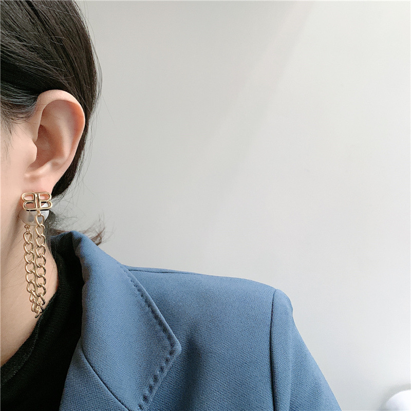 Korean Simple Letter Shape Pearls Earrings display picture 16