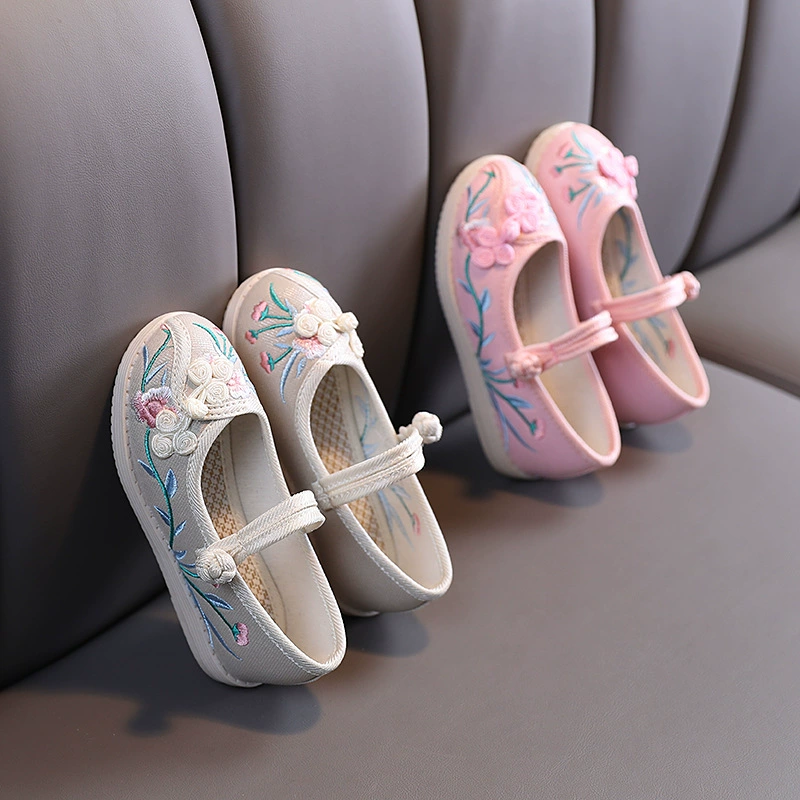 Новые весенние туфли с вышивкой для девочек по классу ткани: этнические женские хлопковые повседневные туфли с вышивкой Hanfu.
