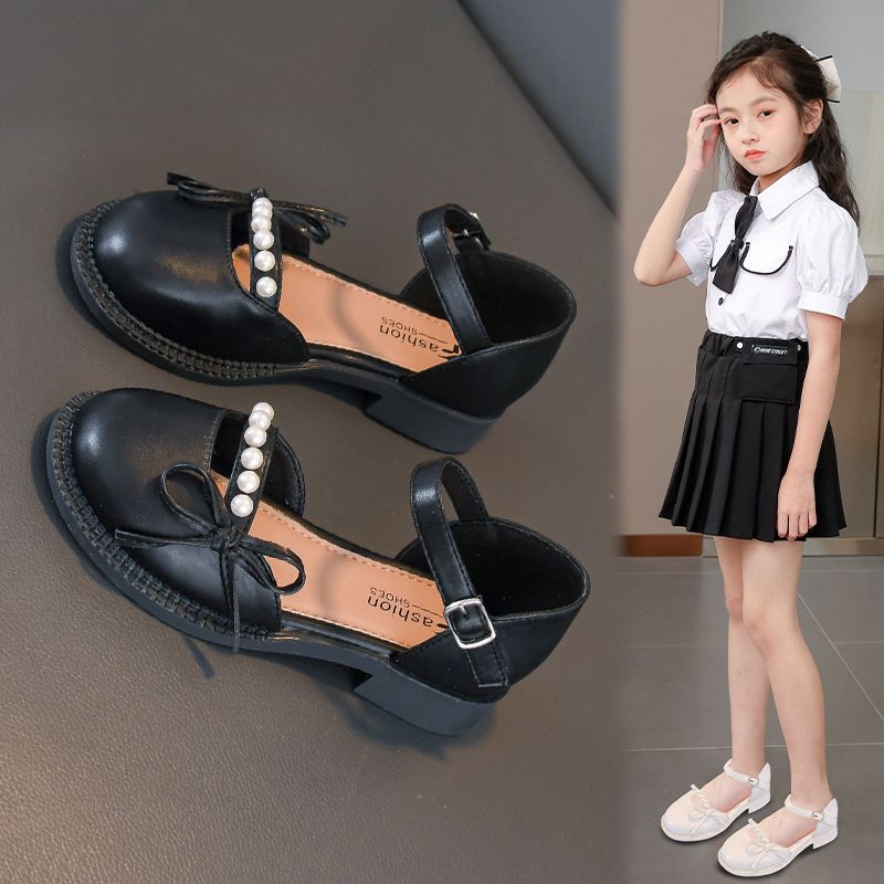 Sandálias de niñas verano 2026 nuevos niños con suela suave princesa zapatos de arco de perla para niños grandes sandalias