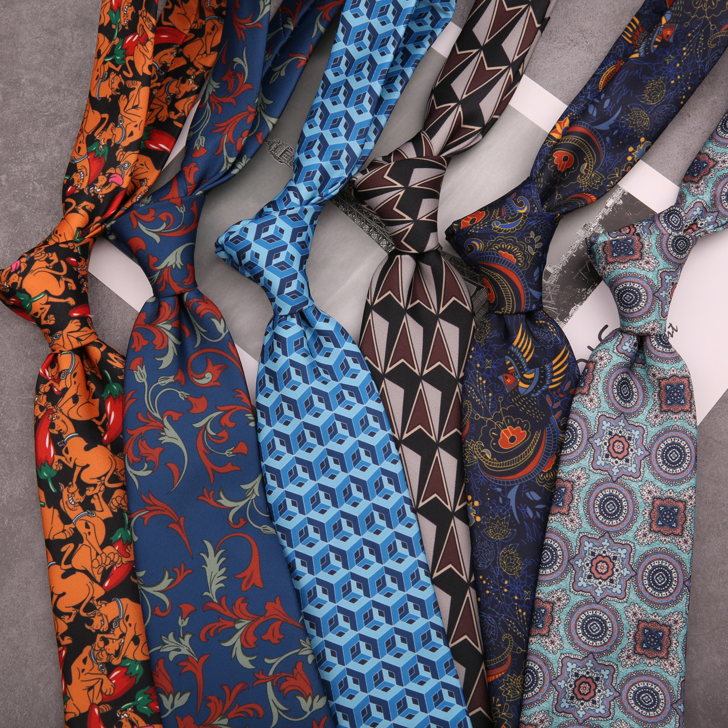 メンズ9センチプリントデザイン感レトロ花柄カジュアル正装结婚ワイド版香港风ネクタイ