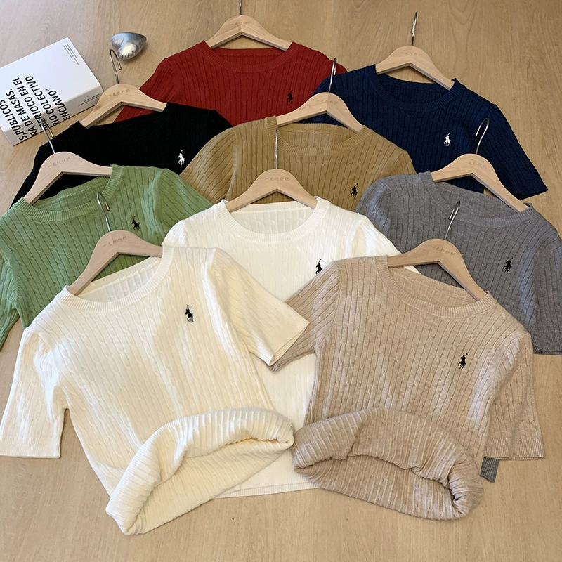 Мягкий клейкий, сшитый пони с вышивкой трикотажный свитер женский с короткими рукавами весной и летом дышащая хлопчатобумажная пряжа ретро дикий топ