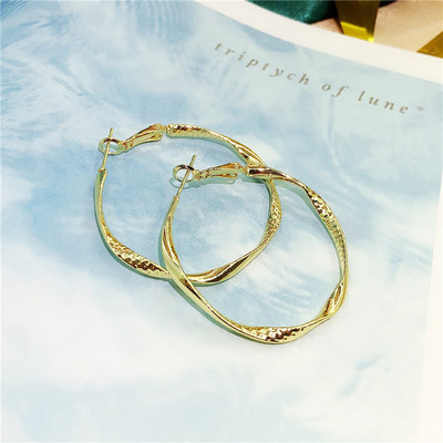 925 Silver needle Simplicity personality design Distortion Hoop Retro temperament Earrings the republic of korea Dongdaemun Earrings