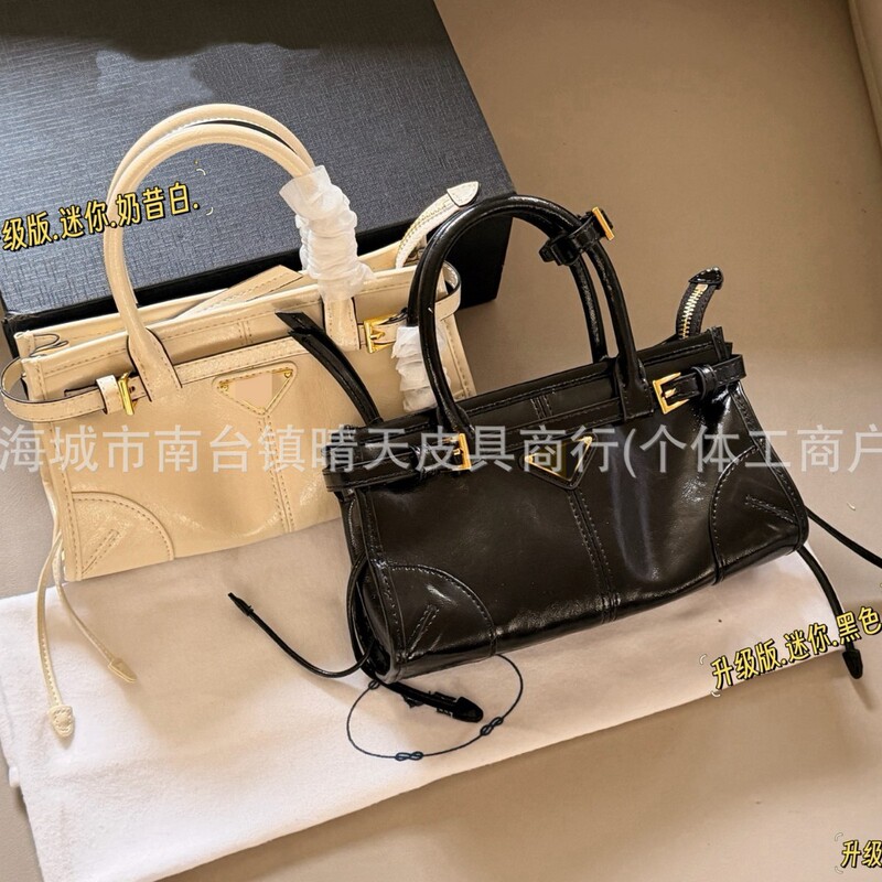 High-Quality P Brand 26 New Model Bonnie Oil Wax Leather Baguette Bag with a High-End Feel, Handbag, Shoulder Bag, Crossbody Bag for Women