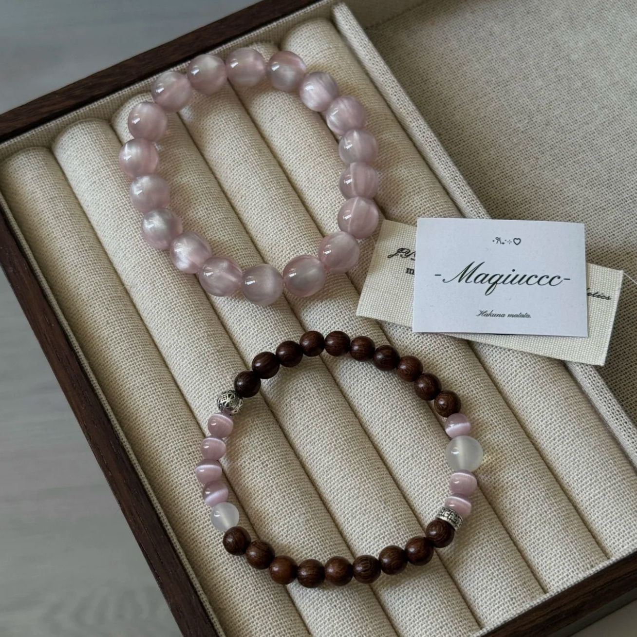 Luxurious and Sophisticated Wrist Accessory with a Slow-Drying Rose Niche Pink Mist Star Eye Design for Beginners