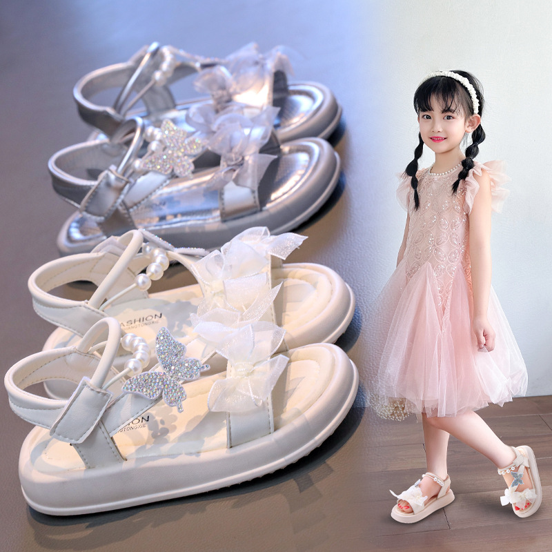 Girls' Sandals 2026 New Summer Style Pearl Bow Princess Shoes Children's Versatile Soft Sole Beach Sandals