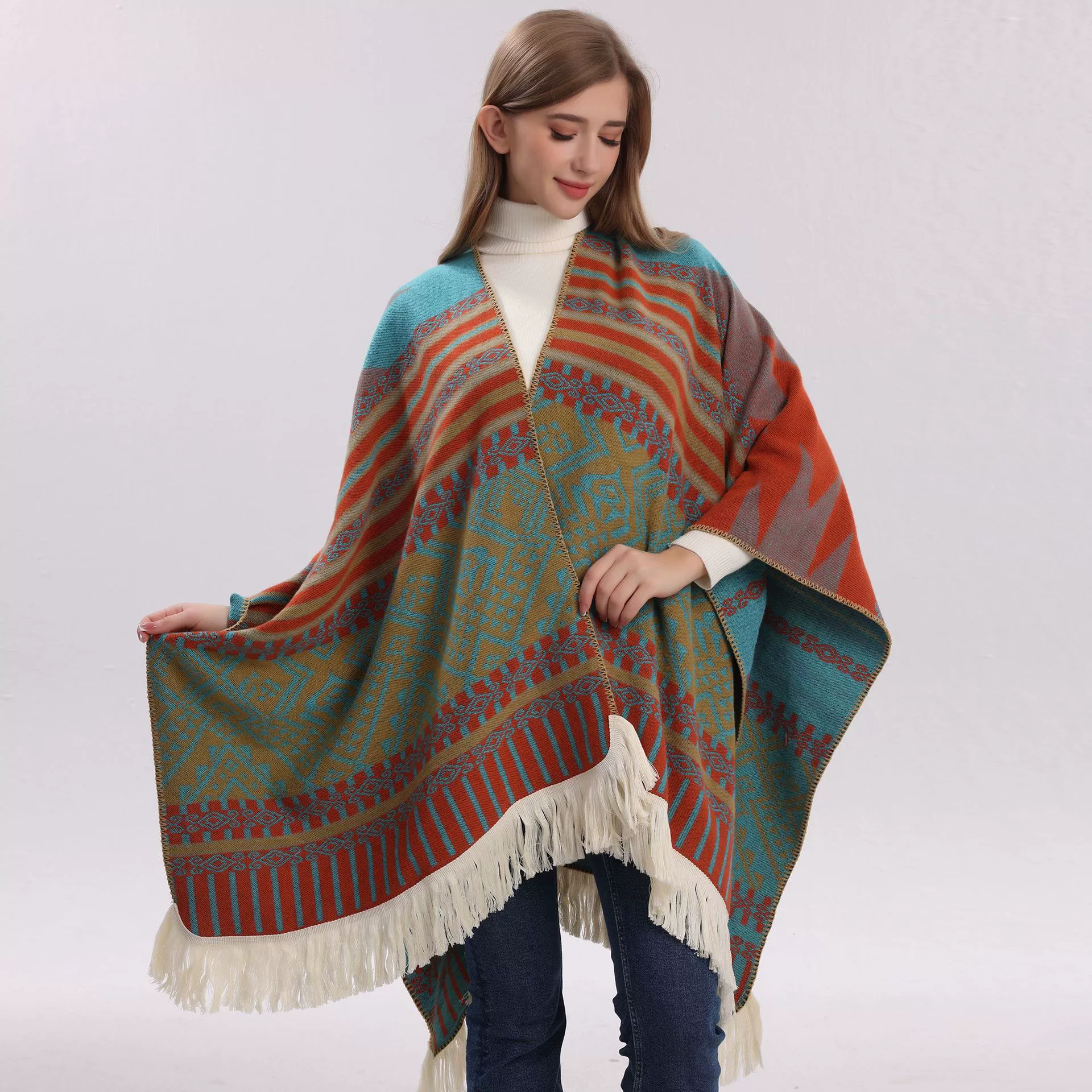 新款民族风旅行针织披肩川西新疆西藏旅游开叉披风女外搭保暖斗篷
