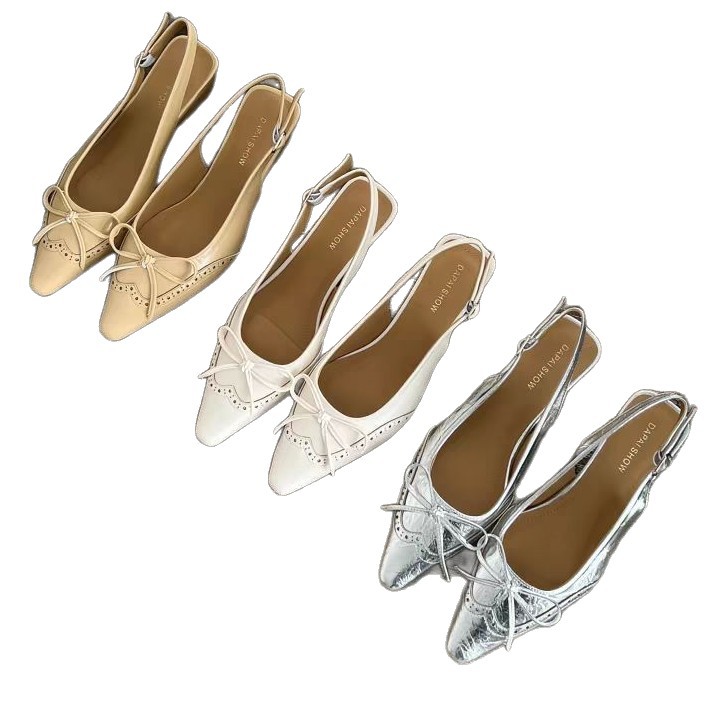 2026 nuevo estilo de verano de estilo francés de nicho, sandalias vacías traseras, arco superficial, sandalias de moda de falda versátil