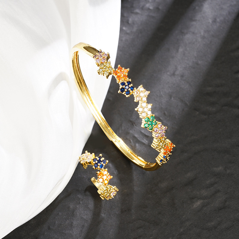 Brazalete de 18k de galvanoplastia de oro de arena antigua transfronteriza, anillo de circonio con microincrustaciones de estilo europeo y americano, joyería de nicho femenina que no se desvanece durante mucho tiempo