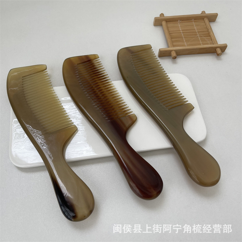 Natural Horn Comb 18cm Handled Hair Comb with Round Teeth for Daily Grooming overview