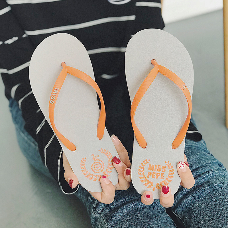 Hermosas zapatillas de verano de moda para mujeres nuevas zapatillas de baño antideslizante para estudiantes nuevas zapatillas de playa