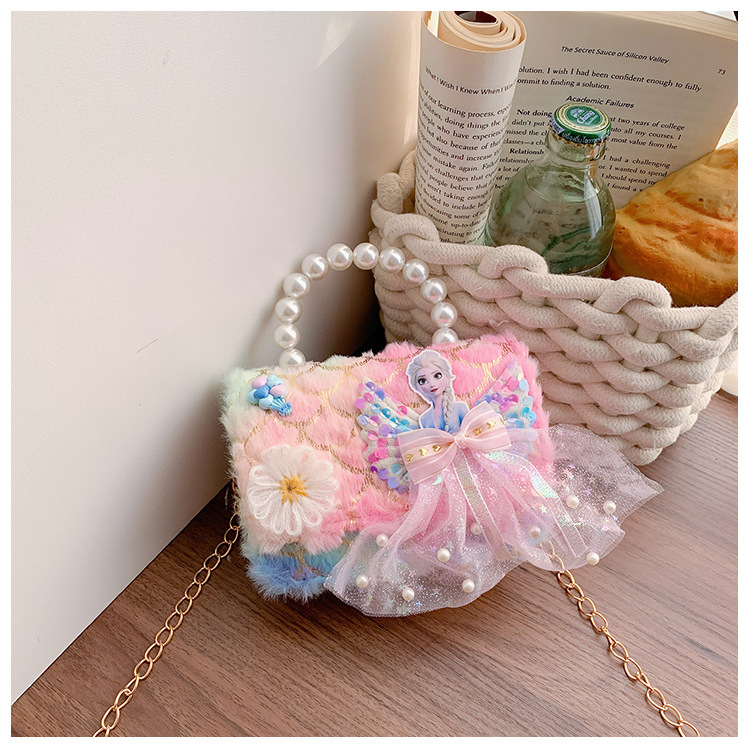 Bolsas de niños transfronterizas otoño y invierno nuevos lindos bolsos de peluche de perlas mini princesa bolsos de cadena de colores