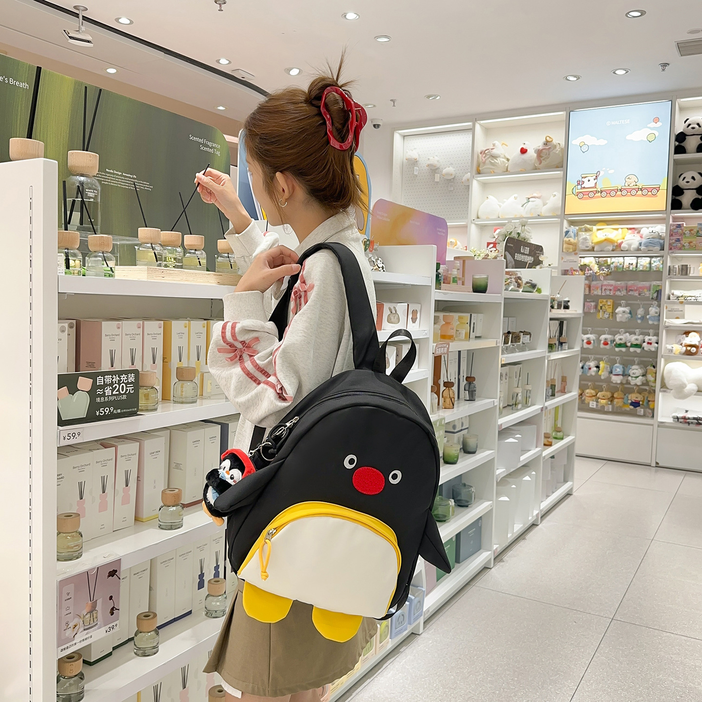 Mochila de clase de estudiantes universitarios caricatura lindo pequeño pingüino modelado mochila de mujer para viajar con colgante mochila
