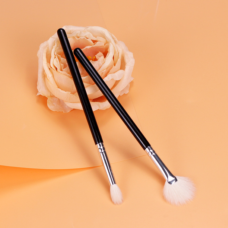 Pelo animal en forma de abanico cepillo de alta luz pelo suave no comer polvo cabeza redonda llama nariz sombra rubor brillo cepillo de lana cepillo de maquillaje