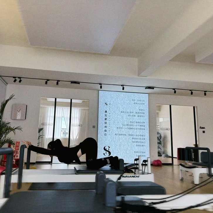 Directo de fábrica profesional de fitness deportes Calcetines antideslizantes dispensación de goma empeine correa cruzada calcetines de yoga calcetines de piso de baile