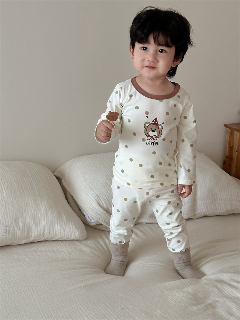 Pijamas de bebé otoño de dos piezas set 2024 nuevo producto de otoño ropa infantil coreana niño oso set hogar ropa de otoño
