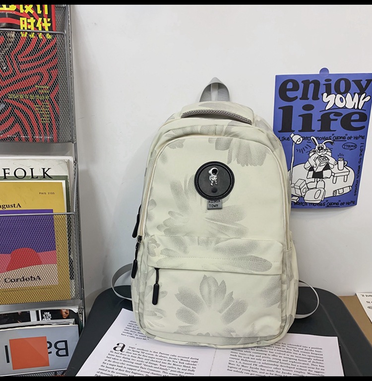 Daily School Backpacks display picture 16