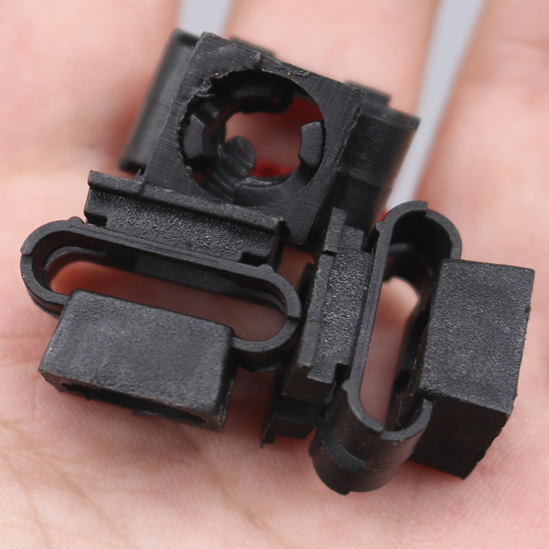 Conveniente para el tornillo D398 OE de la placa del protector del motor del collar de Audi Volkswagen Passat B5: 4A0-805-163