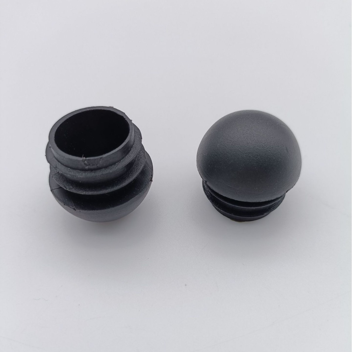 28*2mmPE黑色球面圆形管塞弹头穹顶半球面内塞闷头堵头厂家直销