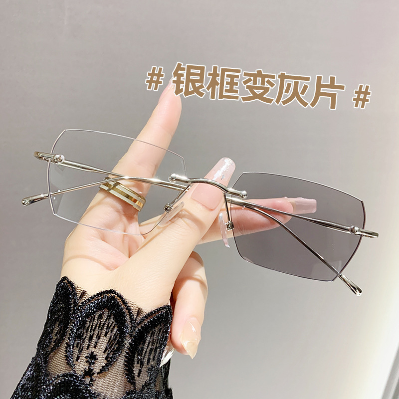 초경량 여성 무테 안경 블루라이트 차단 근시 안경테 변색 렌즈 실버 로즈