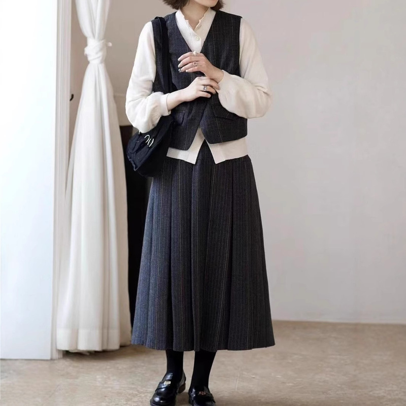 Vintage Plaid Woolen Suit/Pleated Skirt/Vest suit