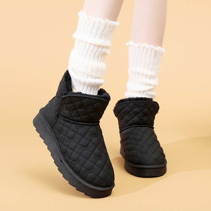Invierno nuevo tipo de botas de nieve de terciopelo, botas de nieve cálidas, moda y cómodas al aire libre, zapatos de algodón suaves antideslizantes del noreste